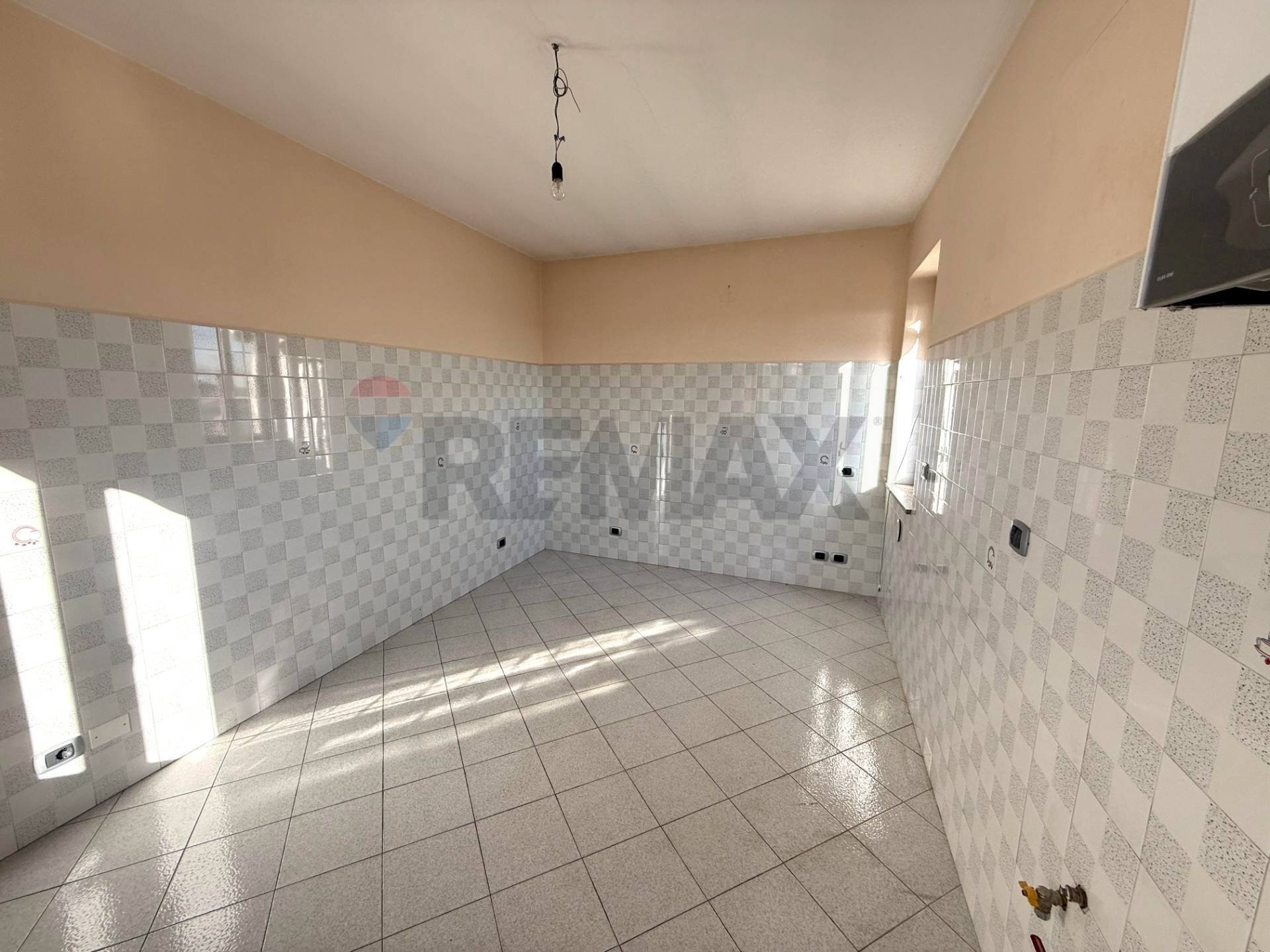 Stanza vuota - Three-room apartment Via Monte Cengio
7, Varese - photo 3