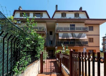 Edificio all\'aperto - Four-room apartment Via Nazario Palmioli
 
8, Monterotondo - photo 3