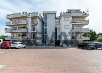 Edificio all\'aperto - Three-room apartment Via Vladimiro Riva
 
43, Monterotondo - photo 20