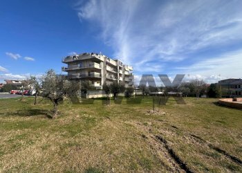 Edificio all\'aperto - Three-room apartment Via Vladimiro Riva
 
43, Monterotondo - photo 21