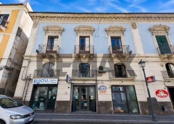 Edificio all\'aperto - Casa indipendente Via Greco
 
4, Adrano - foto 1