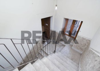 Scale - Casa indipendente Via Greco
 
4, Adrano - foto 2