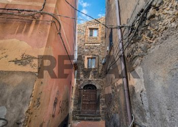 Edificio all\'aperto - Casa indipendente Via Greco
 
4, Adrano - foto 12