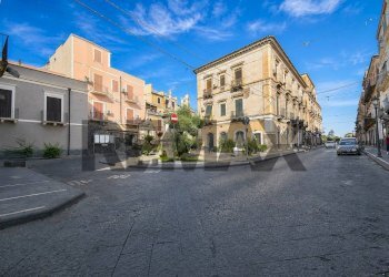 Edificio all\'aperto - Casa indipendente Via Greco
 
4, Adrano - foto 14
