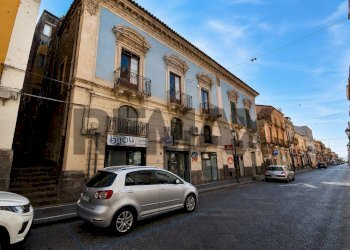 Edificio all\'aperto - Casa indipendente Via Greco
 
4, Adrano - foto 16