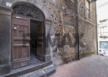 Edificio all\'aperto - Casa indipendente Via Greco
 
4, Adrano - foto 17