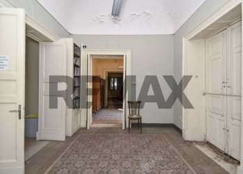 Hall / corridoio - Casa indipendente Via Greco
 
4, Adrano - foto 46