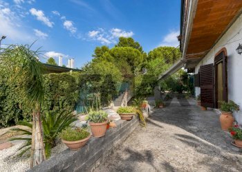 Giardino - Casa semi indipendente Via Paternò
 
333, Ragalna - foto 28