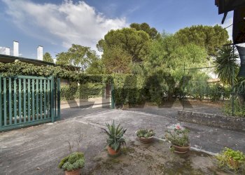 Giardino - Casa semi indipendente Via Paternò
 
333, Ragalna - foto 40