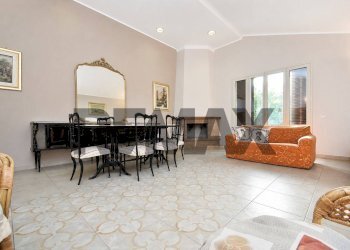 Sala da pranzo - Casa semi indipendente Via Paternò
 
333, Ragalna - foto 12