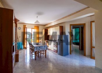 Sala da pranzo - Three-room apartment Via Torrente Vallonazzo
 
1/B, Mascali - photo 16