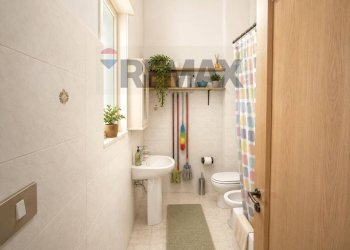 Bagno - Trilocale Via Wrzi'
 
177, Catania - foto 9