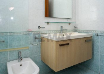 Bagno - Appartamento Via delle Medaglie d'oro
 
70, Catania - foto 12