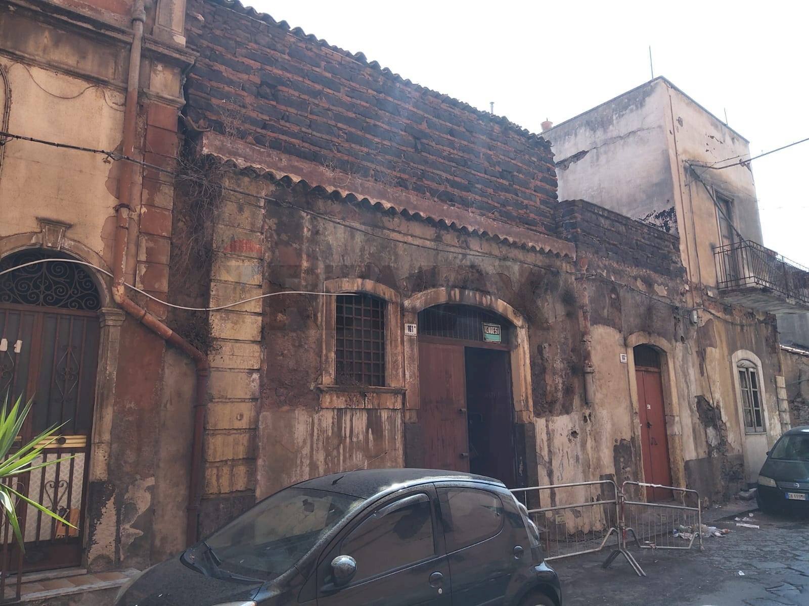 Edificio all\'aperto - Casa indipendente Via Delle Calcare
 
161, Catania - foto 1
