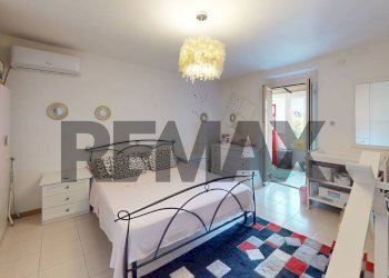 Camera / camera da letto - Three-room apartment via piano
 
124, Beverino - photo 7