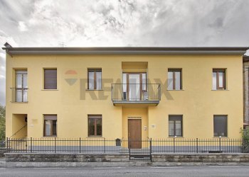 Facciata principale - Quadrilocale Via Roma
40, Castel Focognano - foto 12