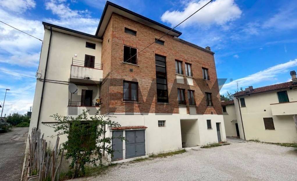 Edificio all\'aperto - Trilocale Via Del Mec
 
43, Bastia Umbra - foto 1