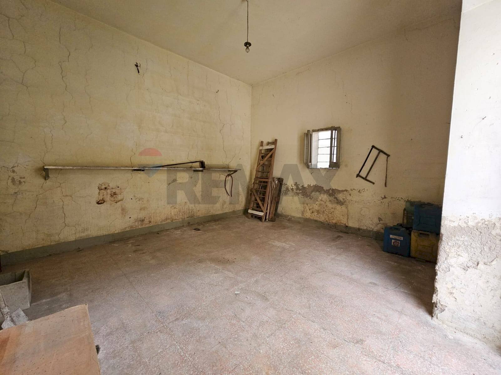 Stanza vuota - Commercial Premises via leopardi
 
36, Afragola - photo 1
