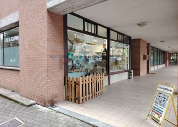 negozio esterno - Commercial Activity Via Broseta
47-49, Bergamo - photo 8