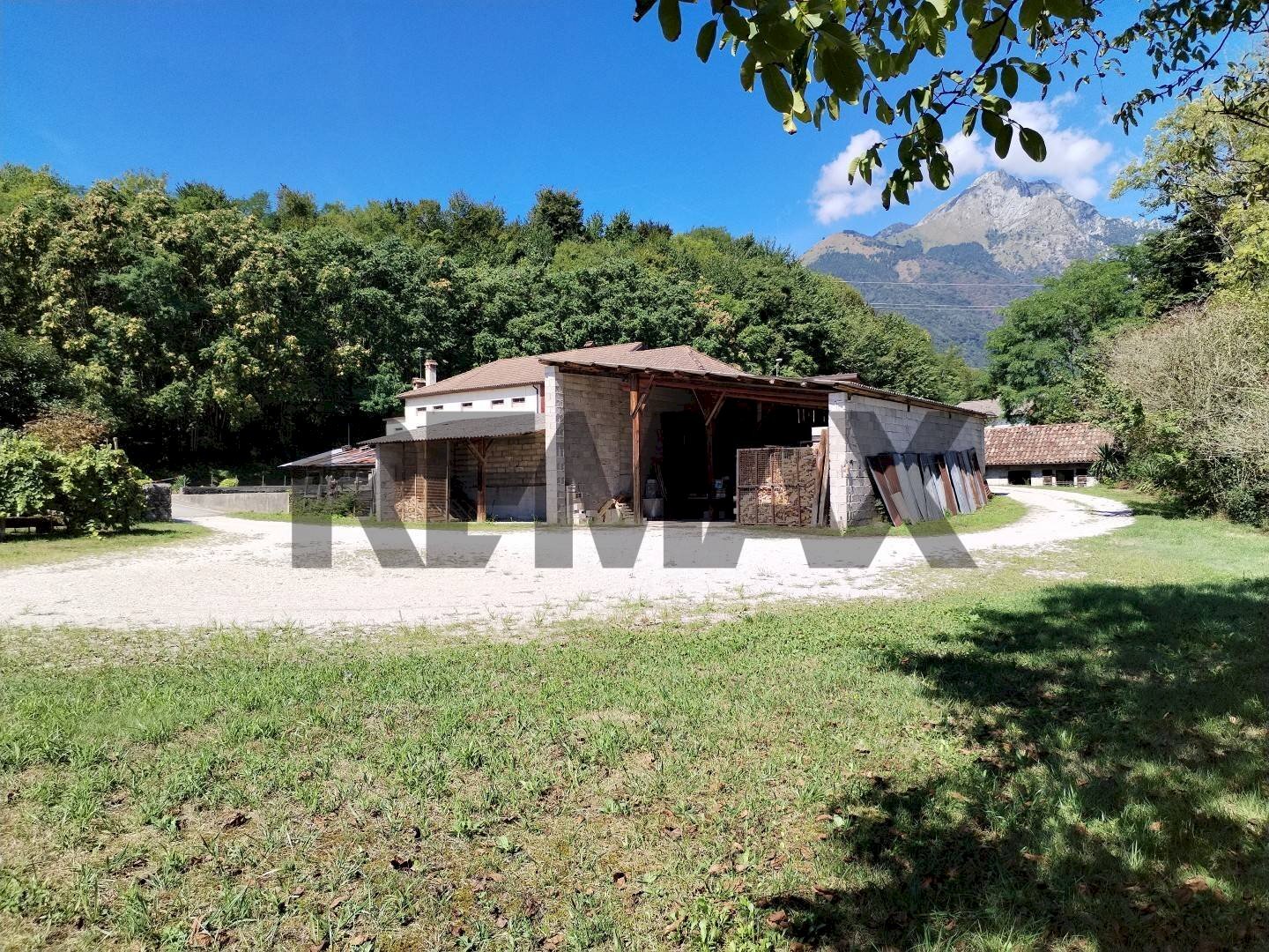 Casa all\'aperto - Independent house Via Sartena
42, Santa Giustina - photo 2