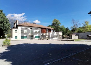 Casa all\'aperto - Independent house Via Sartena
42, Santa Giustina - photo 1