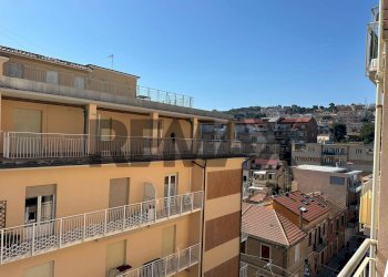 Edificio all\'aperto - Quadrilocale Via Fratti
 
6, Falconara Marittima - foto 6