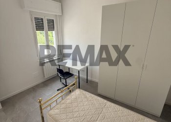 Camera / camera da letto - Three-room apartment via Milazzo
89, Pavia - photo 8