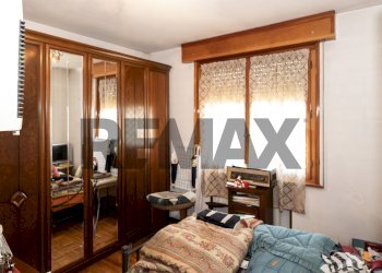 Camera / camera da letto - Three-room apartment VIA XXVII APRILE
 
6, Collecchio - photo 7