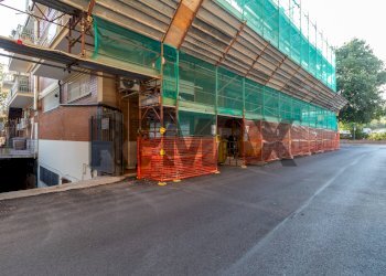 Edificio all\'aperto - Box via Gabelli
 
4, Guidonia Montecelio - photo 2