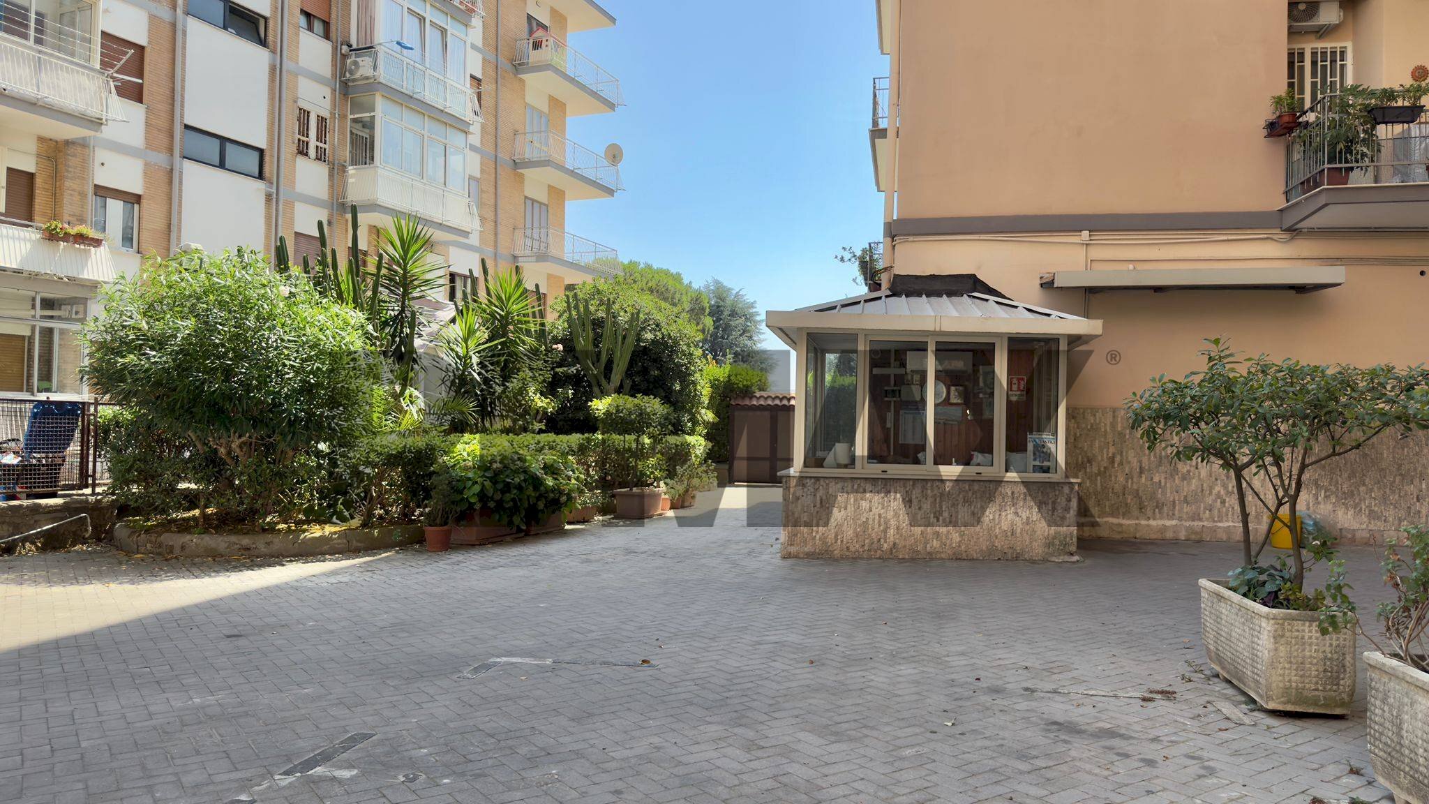 Edificio all\'aperto - Appartamento Via Bernardo Cavallino
89, Napoli - foto 2