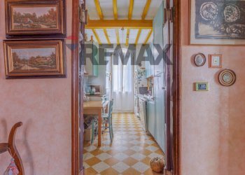 Hall / corridoio - Three-room apartment strada argini sud
 
27, Montechiarugolo - photo 24