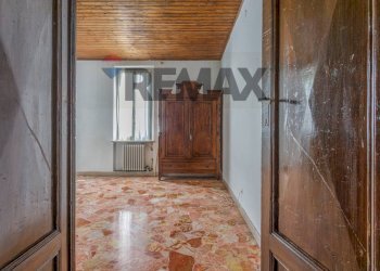 Hall / corridoio - Three-room apartment strada argini sud
 
27, Montechiarugolo - photo 28