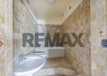 Bagno - Bilocale Strada Giuseppe Garibaldi
 
61, Parma - foto 27