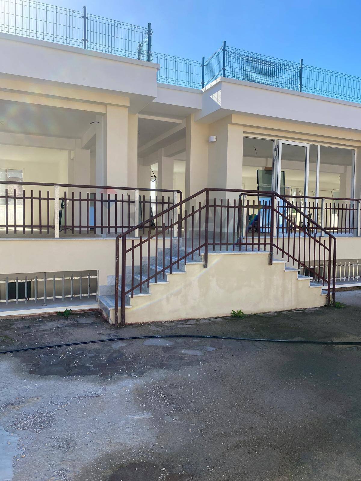 Casa all\'aperto - Ufficio via appia lato napoli
 
136, Formia - foto 1
