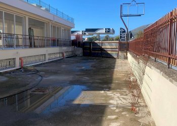 Edificio all\'aperto - Ufficio via appia lato napoli
136, Formia - foto 6
