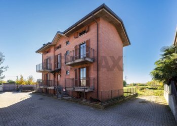 Edificio all\'aperto - Casa semi indipendente VIA EDISON
 
16, Lonate Ceppino - foto 2