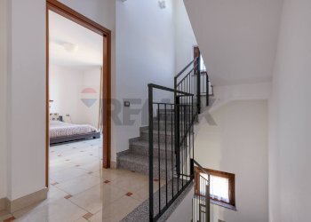 Scale - Casa semi indipendente VIA EDISON
 
16, Lonate Ceppino - foto 15