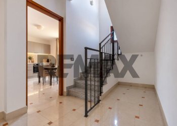 Scale - Casa semi indipendente VIA EDISON
 
16, Lonate Ceppino - foto 7