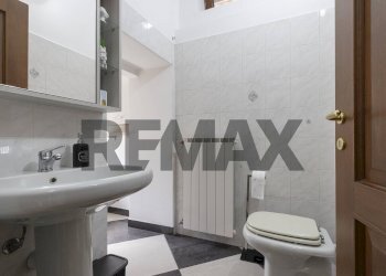 Bagno - Semi-detached Villa via Padre Daniele
 
27, Samarate - photo 9
