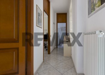 Hall / corridoio - Semi-detached Villa via Padre Daniele
 
27, Samarate - photo 14