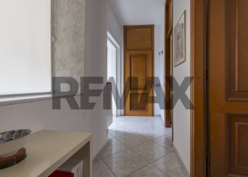 Hall / corridoio - Semi-detached Villa via Padre Daniele
 
27, Samarate - photo 19