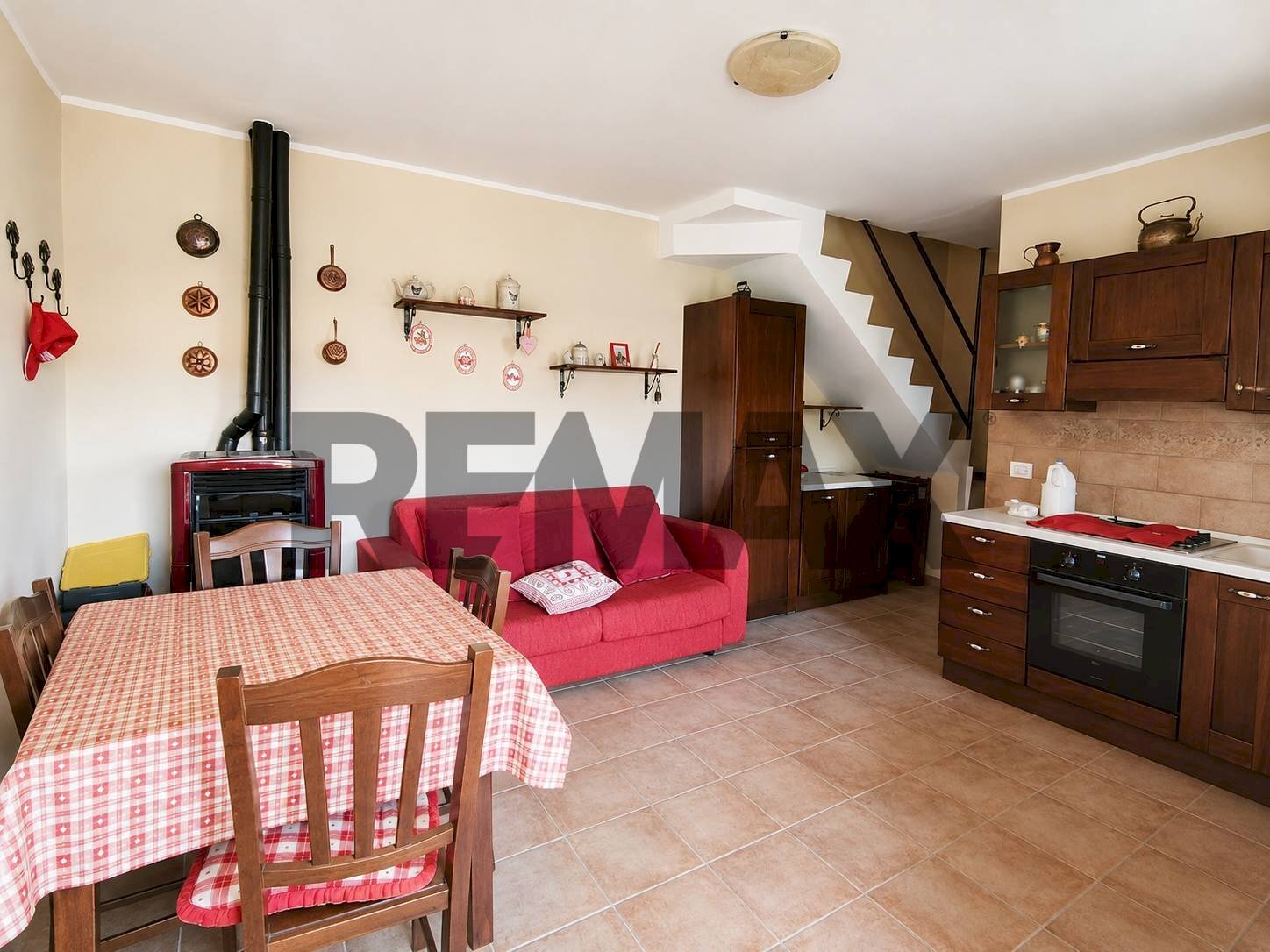 Sala da pranzo - Four-room apartment Via La grande quercia nuova
 
14, Vinchiaturo - photo 1