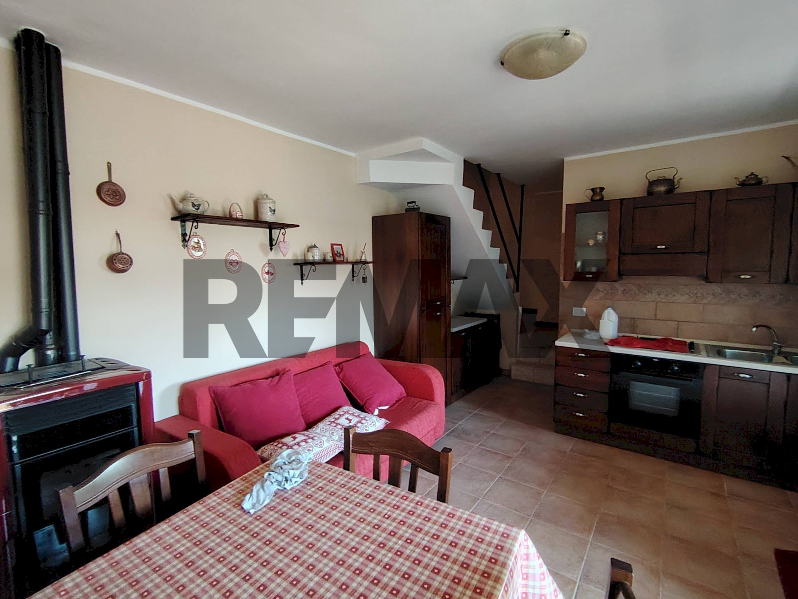 Sala da pranzo - Four-room apartment Via La grande quercia nuova
14, Vinchiaturo - photo 3