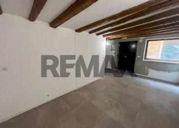 Stanza vuota - Shop Calle Della Cannaregio - Testa
6350, Venezia - photo 16