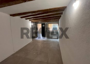 Hall / corridoio - Shop Calle Della Cannaregio - Testa
6350, Venezia - photo 17