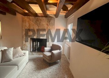 Soggiorno - Three-room apartment Ruga San Polo - Vecchia San Giovanni
 
100, Venezia - photo 3