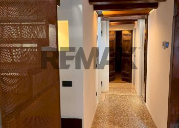 Hall / corridoio - Three-room apartment Ruga San Polo - Vecchia San Giovanni
 
100, Venezia - photo 7