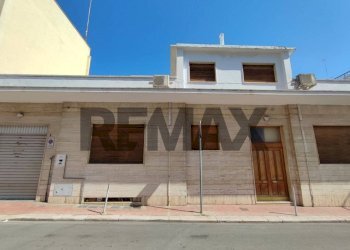 Edificio all\'aperto - Casa indipendente via Michelangelo D'Alessandro
 
2, Triggiano - foto 2