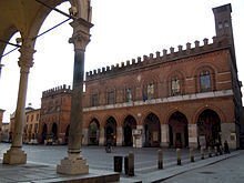 220px-Cremona-Palazzo_comunale - Appartamento Via Giuseppe Garibotti, Cremona - foto 3