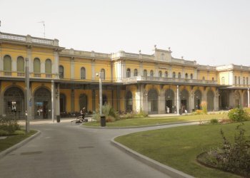 Cremona_-_stazione_ferroviaria_-_fabbricato_viaggi - Appartamento Via Giuseppe Garibotti, Cremona - foto 7